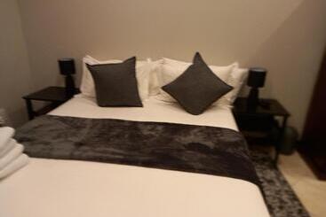 膳宿费 Sand River Guest House