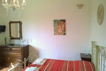 Villa In Lucca