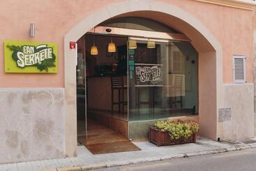 فندق Can Serrete