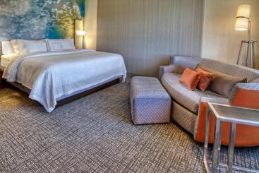 ホテル Courtyard By Marriott Westbury Long Island