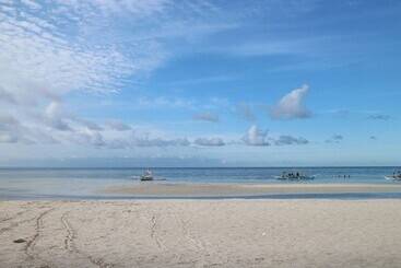 בית מלון כפרי La Playa Estrella Beach Resort