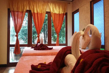هتل Raya Resort