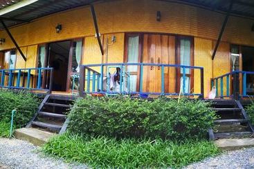 هتل Raya Resort
