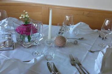 בית מלון כפרי Wieslhof