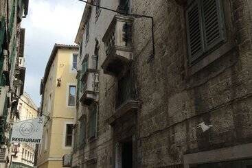 膳宿费 Palace Tartaglia