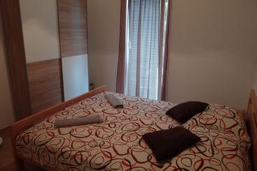 تختخواب و صبحانه Room Josip