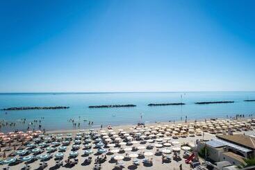 בית מלון כפרי Baia Marina