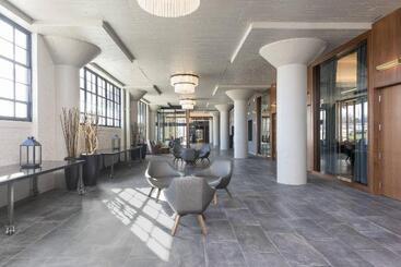 فندق Courtyard By Marriott Waterloo Cedar Falls