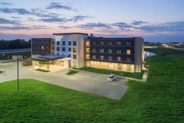 Отель Fairfield Inn & Suites By Marriott Des Moines Altoona