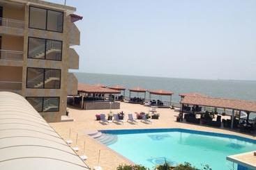 فندق Le Petit Bateau