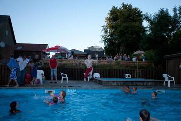 منتجع Løgballe Camping & Cottages