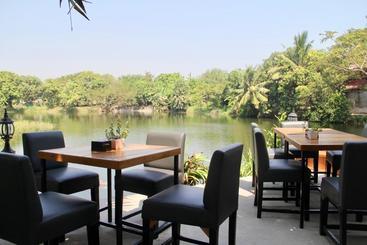 Samathi Lake Resort