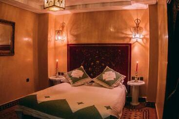 تختخواب و صبحانه Riad Golf Stinia