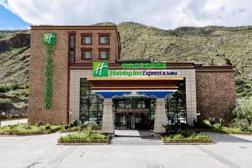 בית מלון כפרי Holiday Inn Express Daocheng Yading By Ihg