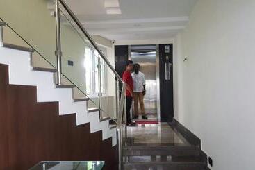 Отель Kenz Residency