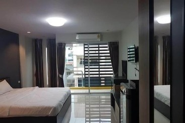 Отель Supachai Inn