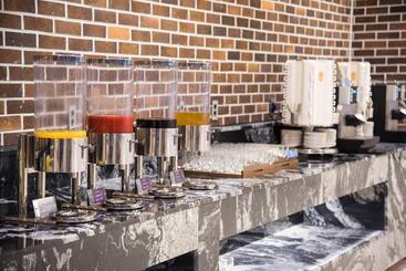 בית מלון כפרי Tops 10