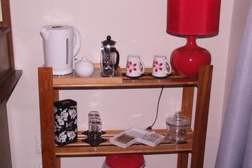 تختخواب و صبحانه Annie's Bnb At 7c