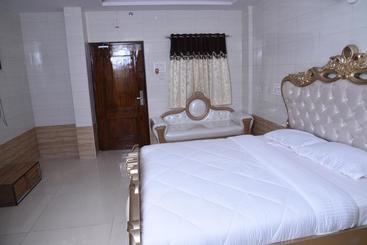 هتل K N Gupta Residency Gannavaram