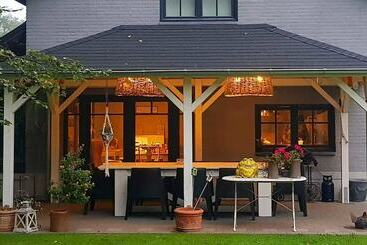 Bed And Breakfast Mooi Achel