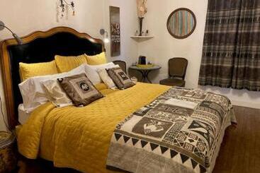 住宿加早餐  The Corner Properties