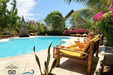 Отель Breeze Residence Apartments