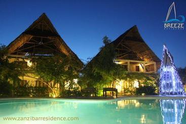 هتل Breeze Residence Apartments