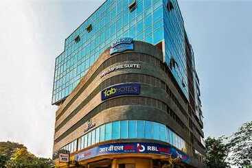 Fabhotel Empire Suite Nr Mumbai International Airport