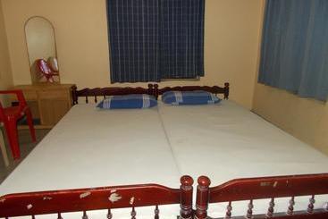 ホテル Hariprasadam