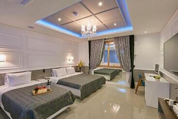 בית מלון כפרי Shell Stone Yeosu