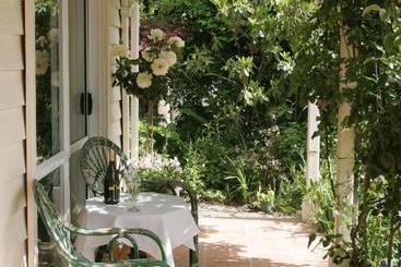 تختخواب و صبحانه Ferryman S Cottage