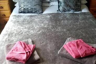 住宿加早餐  The Guest House