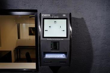 هتل Blackhome Salzburg City I Contactless Checkin