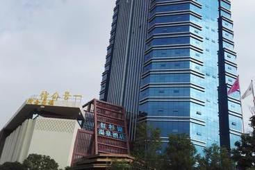 هتل Chinese Yew Lake