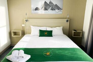 Отель Colette Hôtel