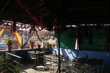هتل Spot On 41885 Royal Heritage Guest House