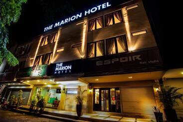호텔 The Marion
