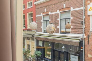 ベッドアンドブレックファースト Exlibris Boutique