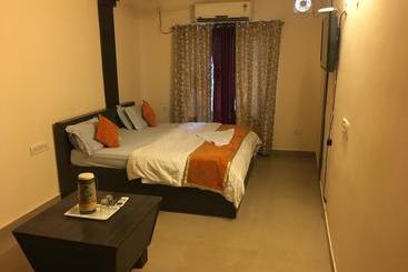 Jhankar Hotel & Restaurant