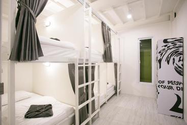 The Street Hostel Koh Lipe