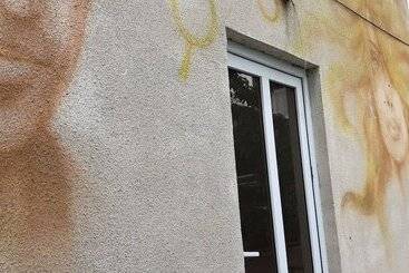 호텔 Full House Hostel