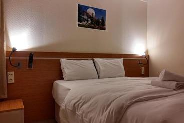 هتل Hôtel Astral