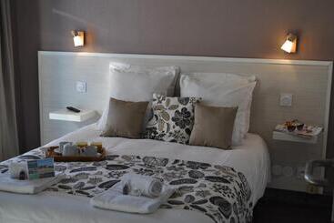 Отель Hôtel De La Mer