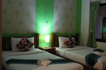 בית מלון כפרי Myplace@surat