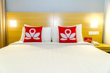 호텔 Zen Rooms Near Asia City