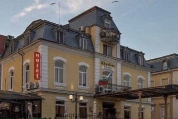 בית מלון כפרי Charlino Plaza