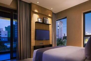 One Residence Hotel & Apartment