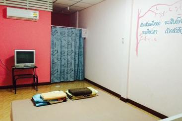 هتل Winny Apartment Rayong