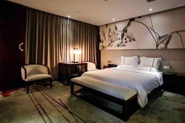 Starway Hotel Xiangyang Railway