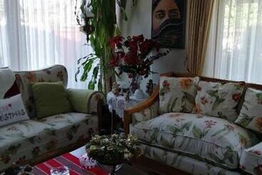 הוסטל Posada Selva Negra